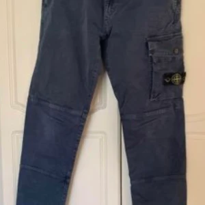 Stone Island byxa  - Stone Island byxa  Strl 170  ( Äkta med kod )