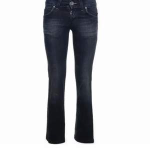 Lågmidjade jeans från only⭐️ 76cm midjemått 