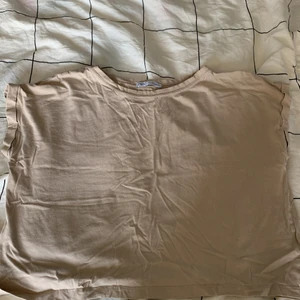 Tröja från Zara - Ljus brun sjön tröja från Zara. Storlek S, funkar till XS. Tvättas innan postningen!