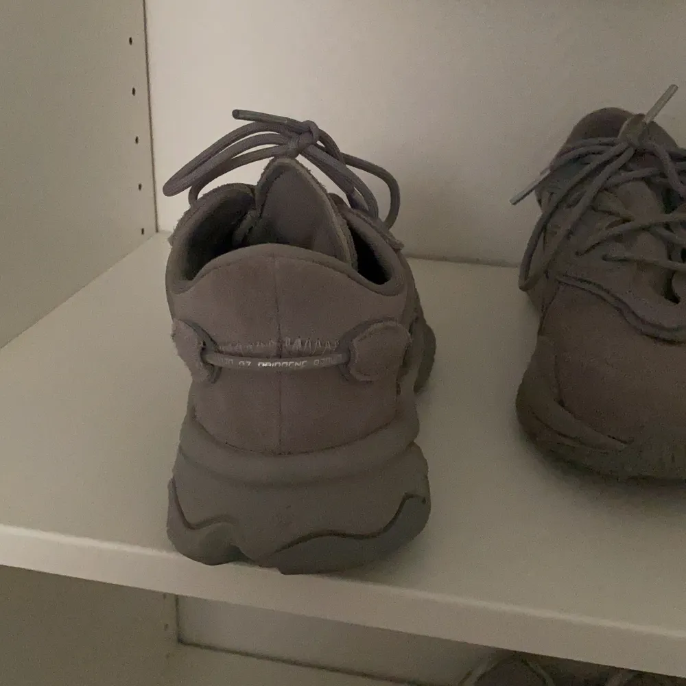Fina Adidas skor använda 2 gånger ny skick 💗 kvitto finns ❤️ . Skor.