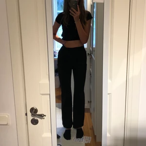 Kostymbyxor från nelly - Långa byxor från nelly (som som är lite korta på mig)!