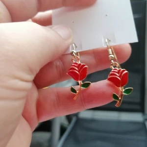 Örhängar - 3cm Shipping postnord 1,30kr