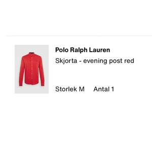 Denna super fina Ralph lauren skjorta i röd som passar till alla tillfällen säljs! Aldrig använd utan bara testad, originalpris 1100kr
