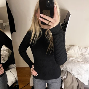 polo tröja - jätte najs basic polo tröja, inte jätte hög polo🙏🏻