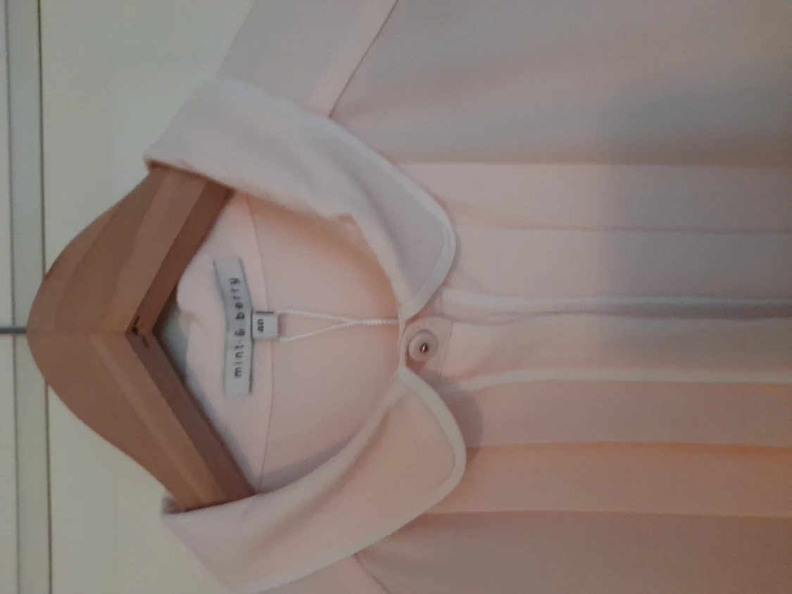 Ärmlös blus från Mint&Berry, ny! - 90