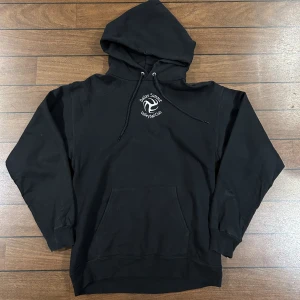 Vintage Volleyball Hoodie - Snygg Vintage Hoodie i storlek S! Bara att skriva om du undrar över något🙏