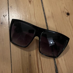 Solglasögon  - Solglasögon 