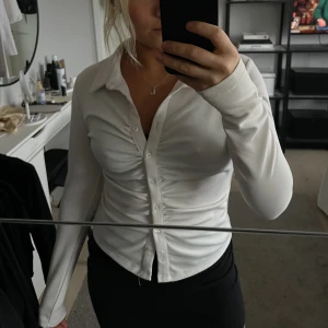 Blus  -  Super fin blus från Bikbok storlek S💕