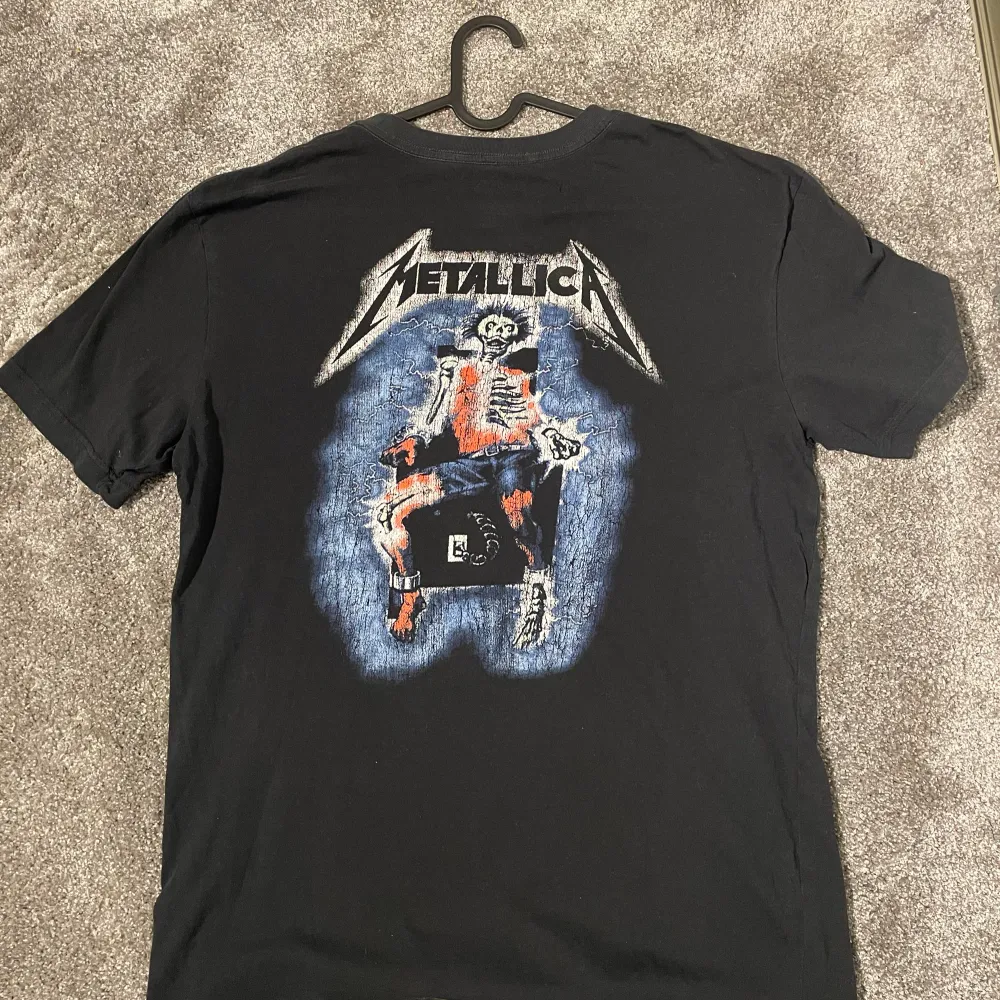 Nån random Metallica t-shirt som jag hittade hemma i storlek M.. T-shirts.