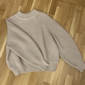 Stickat  - Tröja i fin använd skick 