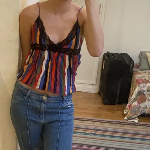 Linne från zara - Säljer detta super coola linne från zara, perfekt till sommaren och fest!  