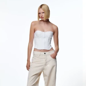 Korsett zara - Somrig korsett topp från Zara, finns i både S och M, pris lapp finns kvar 