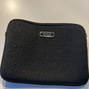 iPad fodral  - iPad fodral ifrån Marc by Marc Jacobs 