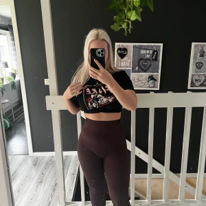 Bruna träningsthights  - Aldrig använda bara testade stl s