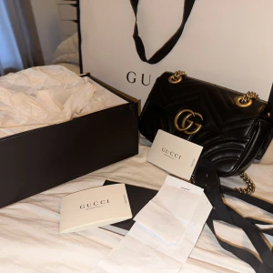 Gucci väska  - Helt ny väska själv äkta kan gå ner snabb affär vill ha bort den inan nästa vecka 