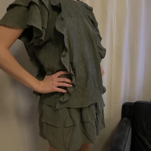 Sommar klänning - Super gulligt sett med en kjol och blus från MAYLA!!💕(väldigt stretchiga så passar även M och xs)