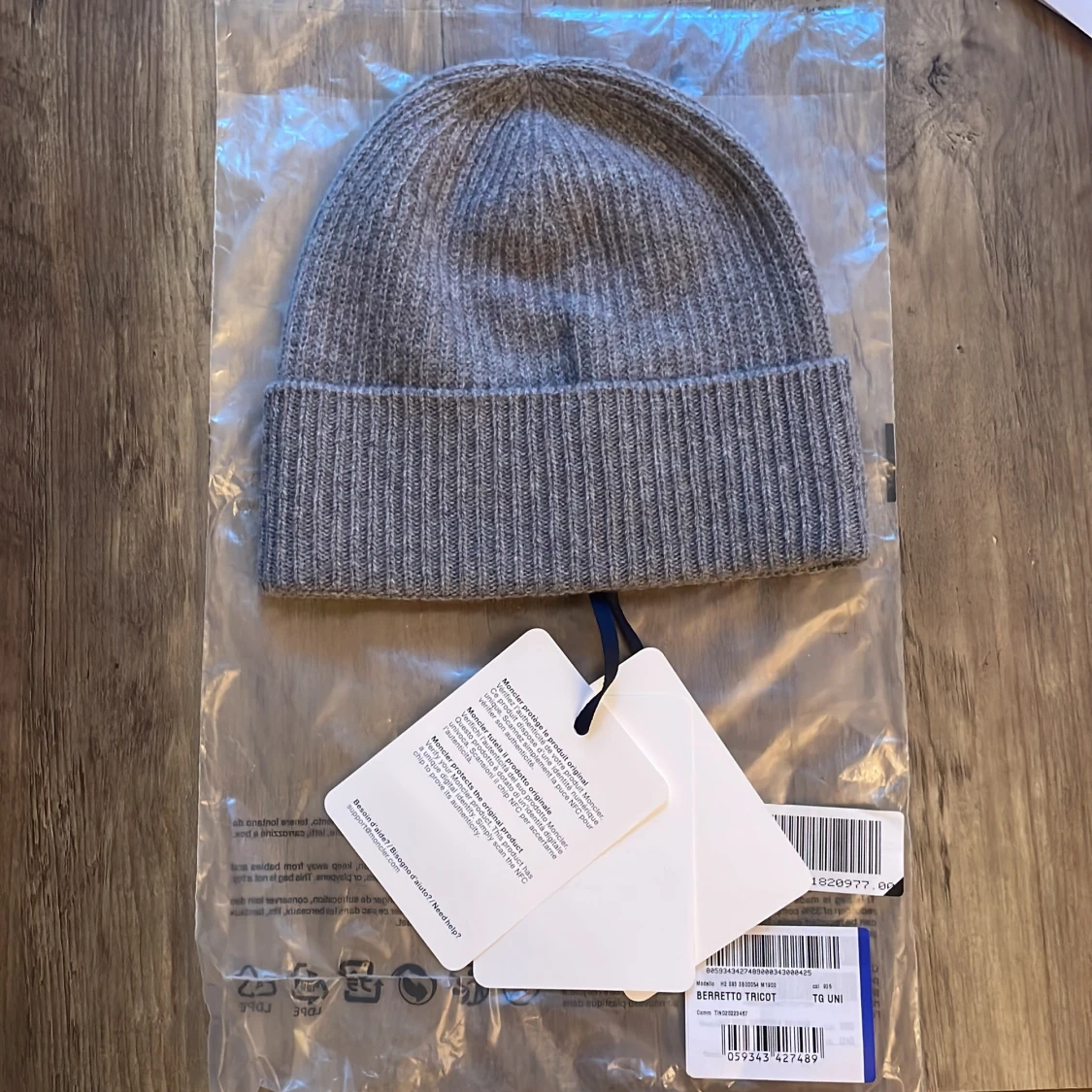 Ny moncler mössa (kvitto finns) - 91