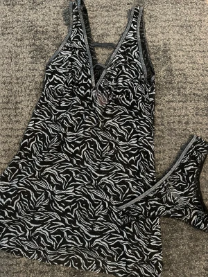 Tezenis set - nytt set, endast tvättad, aldrig använd, stl S