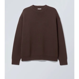Stickade tröjor från Weekday - Stickad tröja i både brun och vit från Weekday. Från manavdelningen men passar unisex. Oversized storlek S. 150kr styck