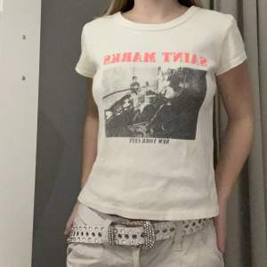 Fin t-shirt från Urban outfitters, nästan aldrig använd🫶💖