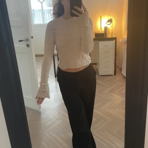 Tröja - Tröja från bikbok, storlek m❤️ inte genomskinlig och sticks inte