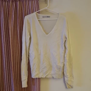 Topp - Bra skick men väldigt skrynklig