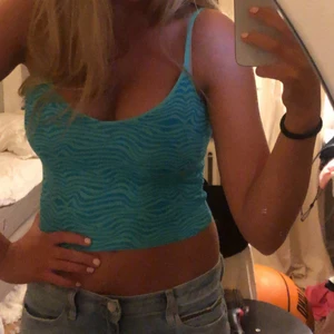 Zara topo - Jättefin zara topp, lite sliten på sidan 💓💓