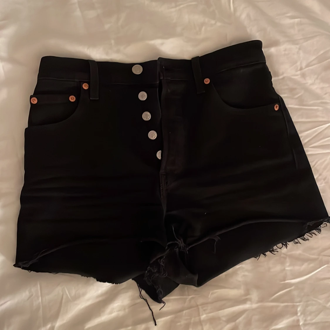 Svarta levi’s jeansshorts 