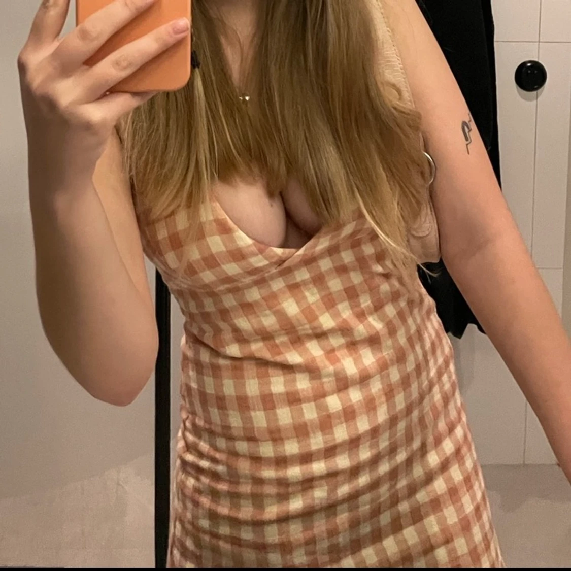 Rutig klänning från zara  - 90