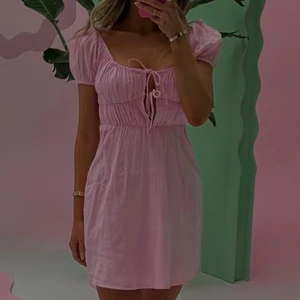 Bianca X Nelly  - Prislappen sitter fortfarande kvar. Aldrig använd.  Kan skicka fler bilder om så önskas