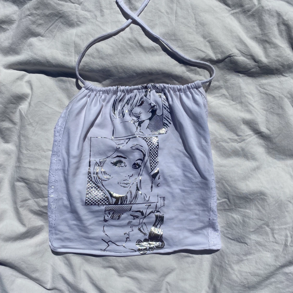 Vit tröja med 😘😘