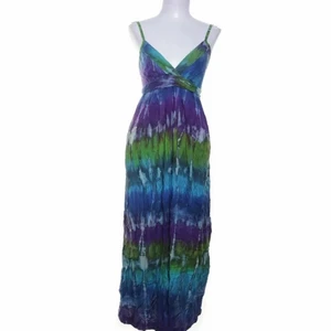 Klänning - Jättefin klänning i viskos men jag har för många. Möts i Stockholm eller skickar mot fraktkostnad 💕