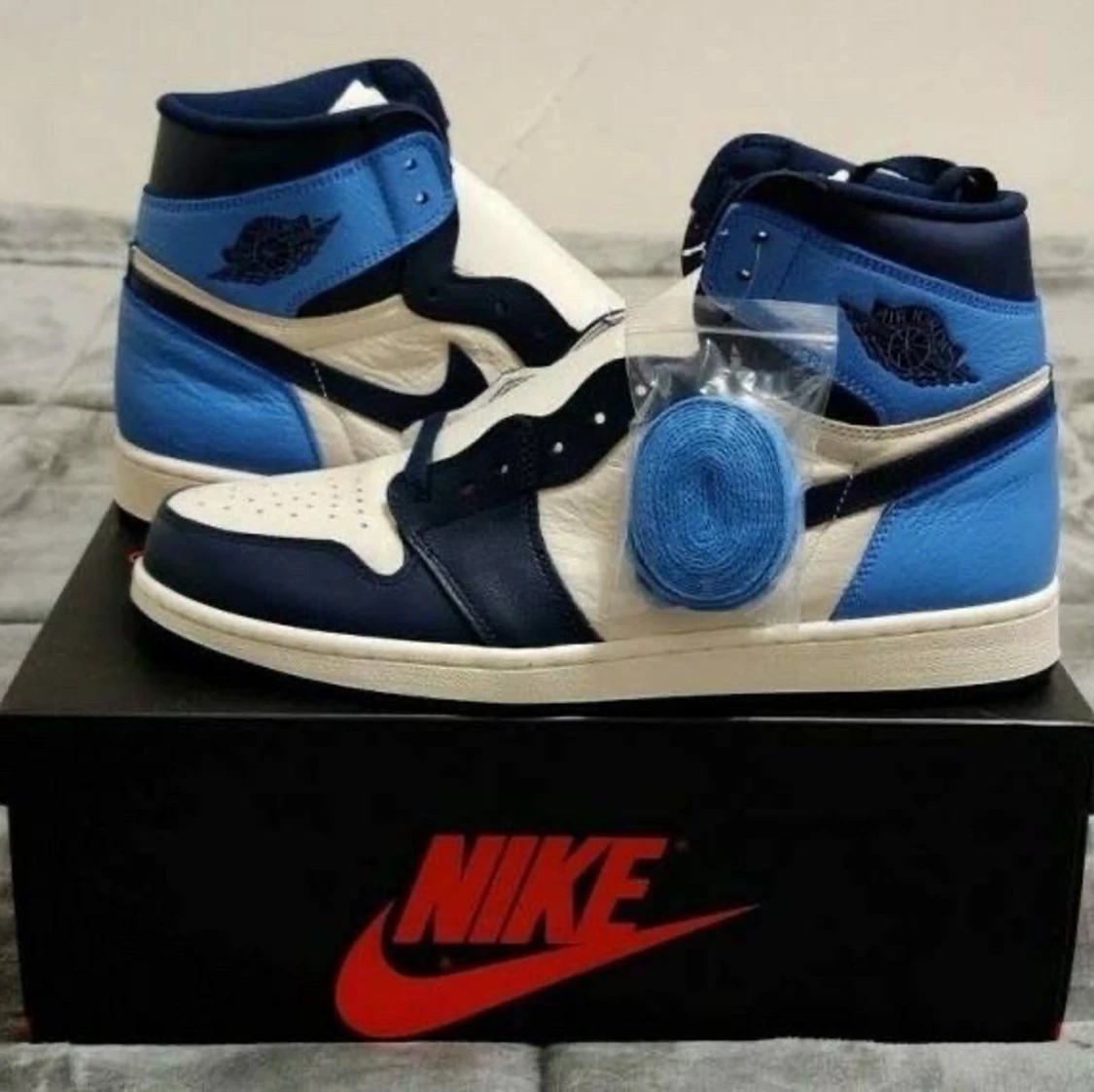 Nike Air Jordan 1 High ”obsidian UNC”