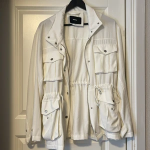 Tunn jacka - Använd som oversize jacka  Nyskick