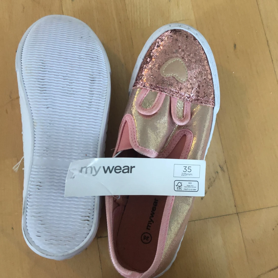  Nya oanvända skor  - 90