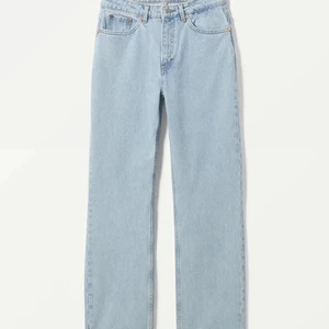 Weekday jeans - Jättefina raka jenas från weekday, säljer för att de är försmå. Som nya, knappt använda. Pris kan diskuteras!!