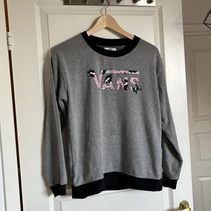 Vans sweatshirt strl xs - Sweatshirt från vans i storlek xs  Använd men i bra skick  