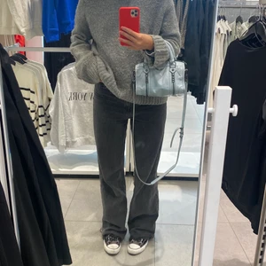 Jeans - Snyggaste jeansen från zara, tyvärr förstora..