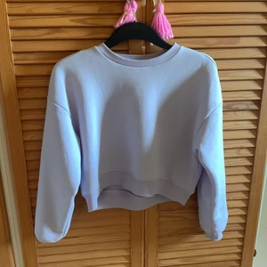 Gina tröja - Tröja från Young Gina använd några gånger säljer för att jag inte längre använder den
