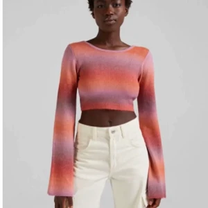 Bershka - Cropad långärmad topp från bershka. Öppen med snörning i ryggen. Aldrig använd ❤️
