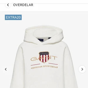 Vit gant hoddie  - Fin hoddie som jag vill sälja. Säljer eftersom den aldrig kommit till användning, provat den sen aldrig använt den, köpte den för 800 i butik. nyskick💗