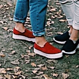 Calvin Klein Shoes - Intressekoll på mina röda Calvin Klein skor. Storlek 37.
