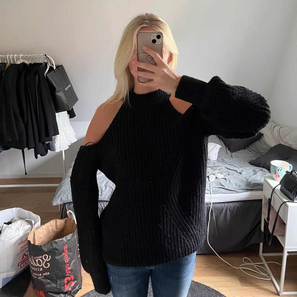 offshoulder svart stickad tröja  - 91