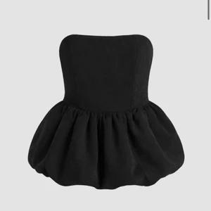 Corset top - Off shoulder corset köpt från shopcider. Använd 2-3 gånger bara därav bra skick Storlek S