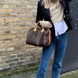 Weekday highwaisted jeans - Superfina jeans från weekday i modellen Voyage! Storleken är W25 L32, passar en XS/S skulle jag säga. 