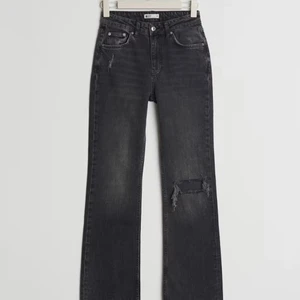 Jeans från Gina  - Säljer dessa jeans då jag inte tyckte dem satt fint på mig. Aldrig använda, helt nya med prislapp på. Nypris 400. 🙂