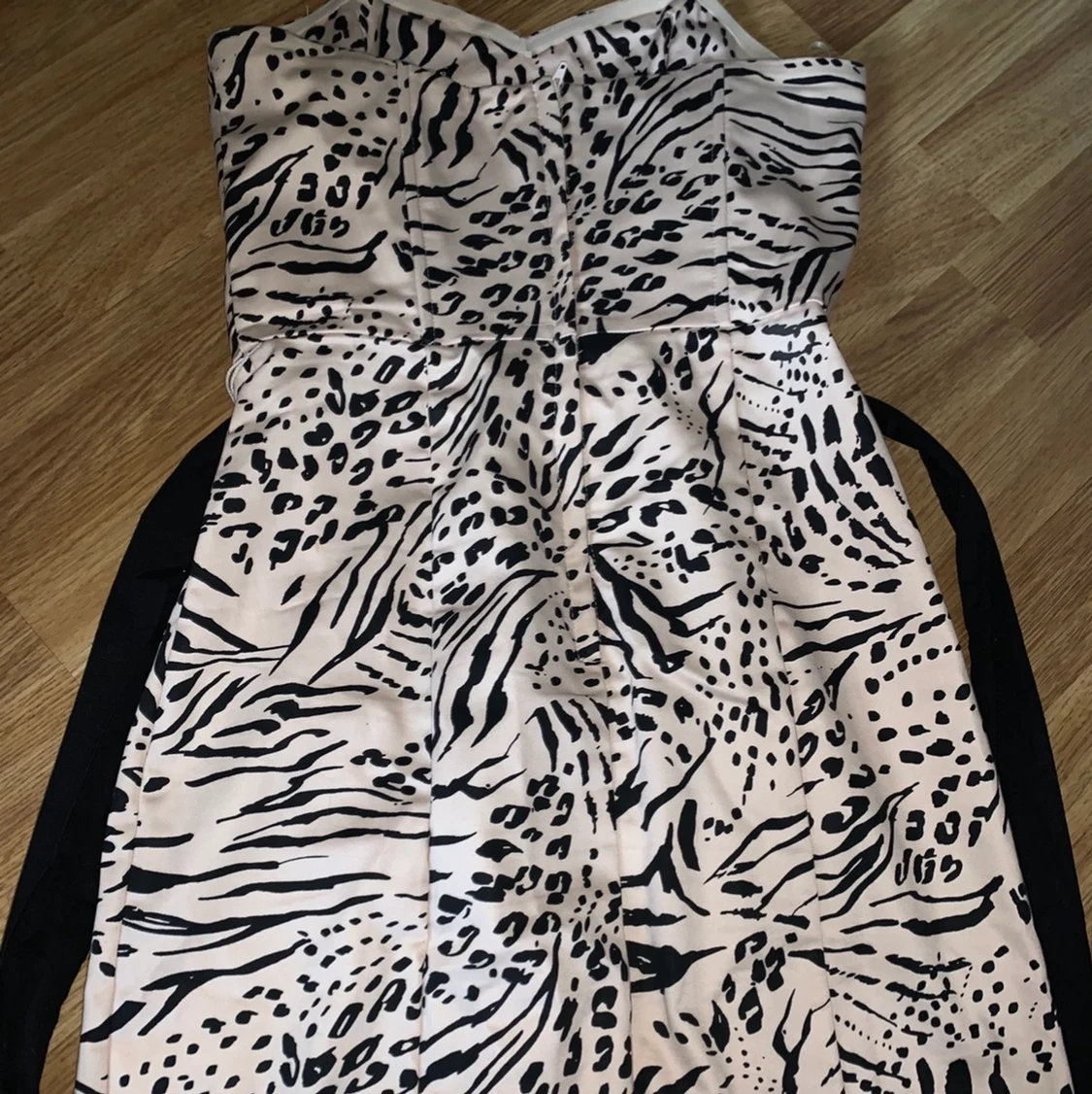 Kort klänning från H&M i storlek 36