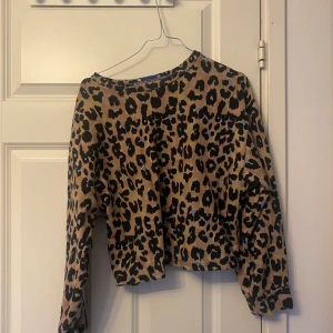 Tröja - Leo mönster