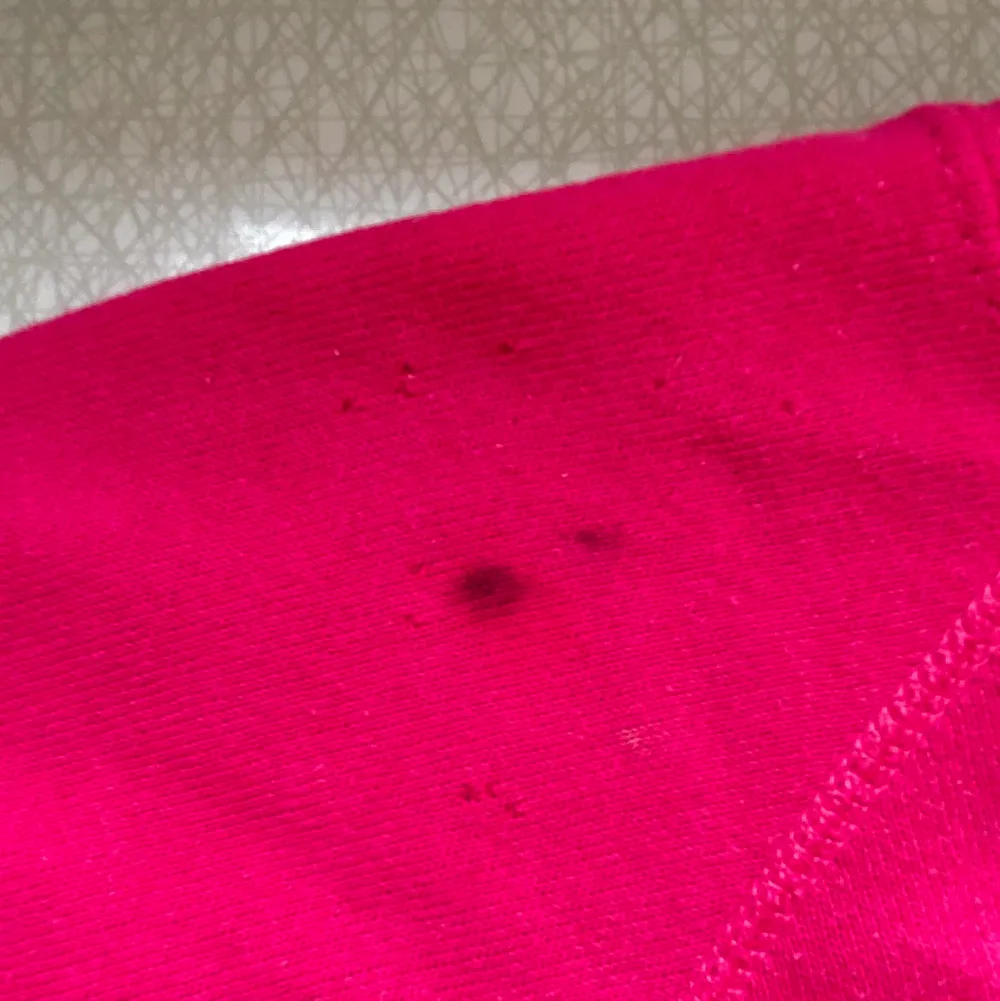 Vintage rosa disney- tröja i storlek L men funkar som en mer baggy tröja för mig med S/M! . Tröjor & Koftor.