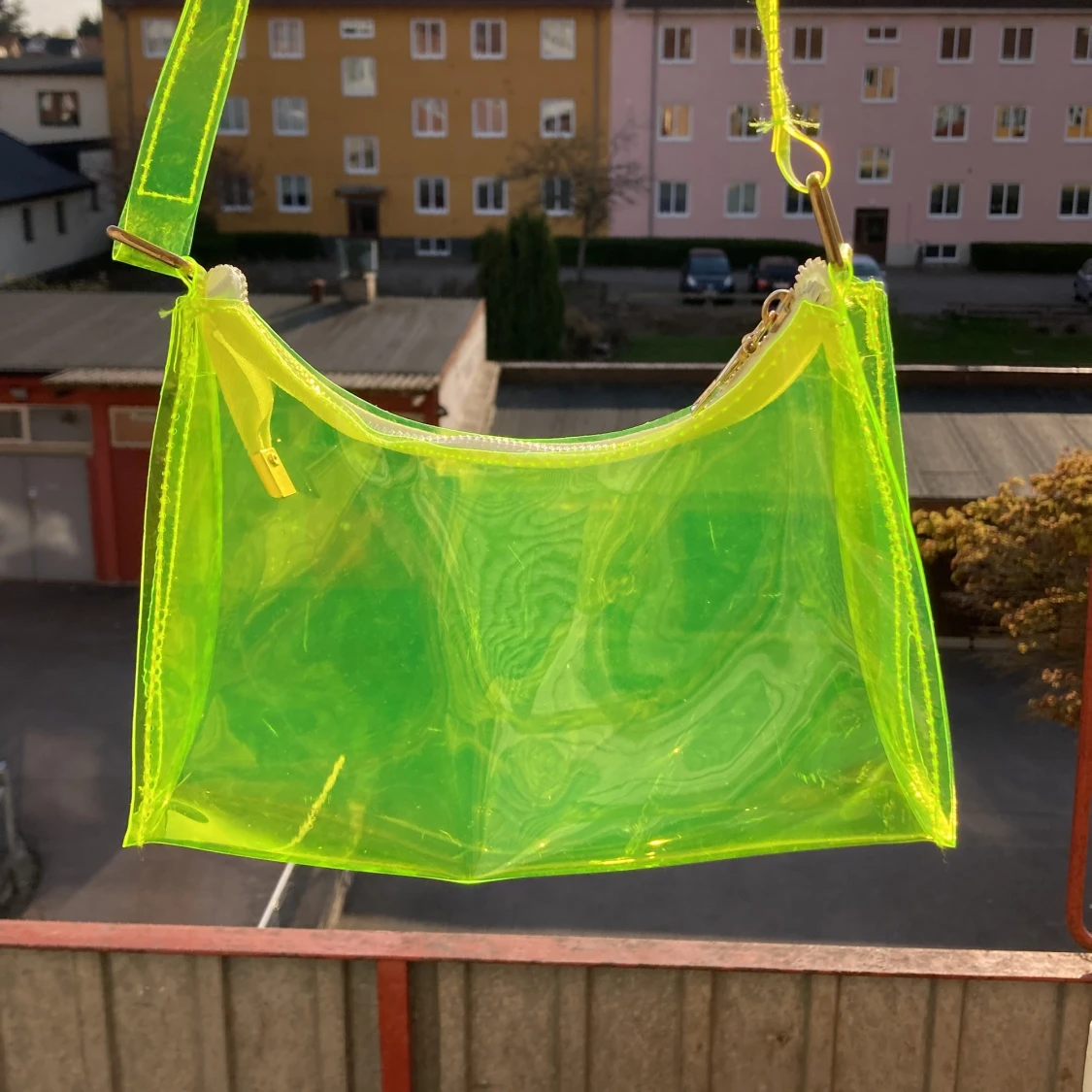 Neon axelrems väska - 90